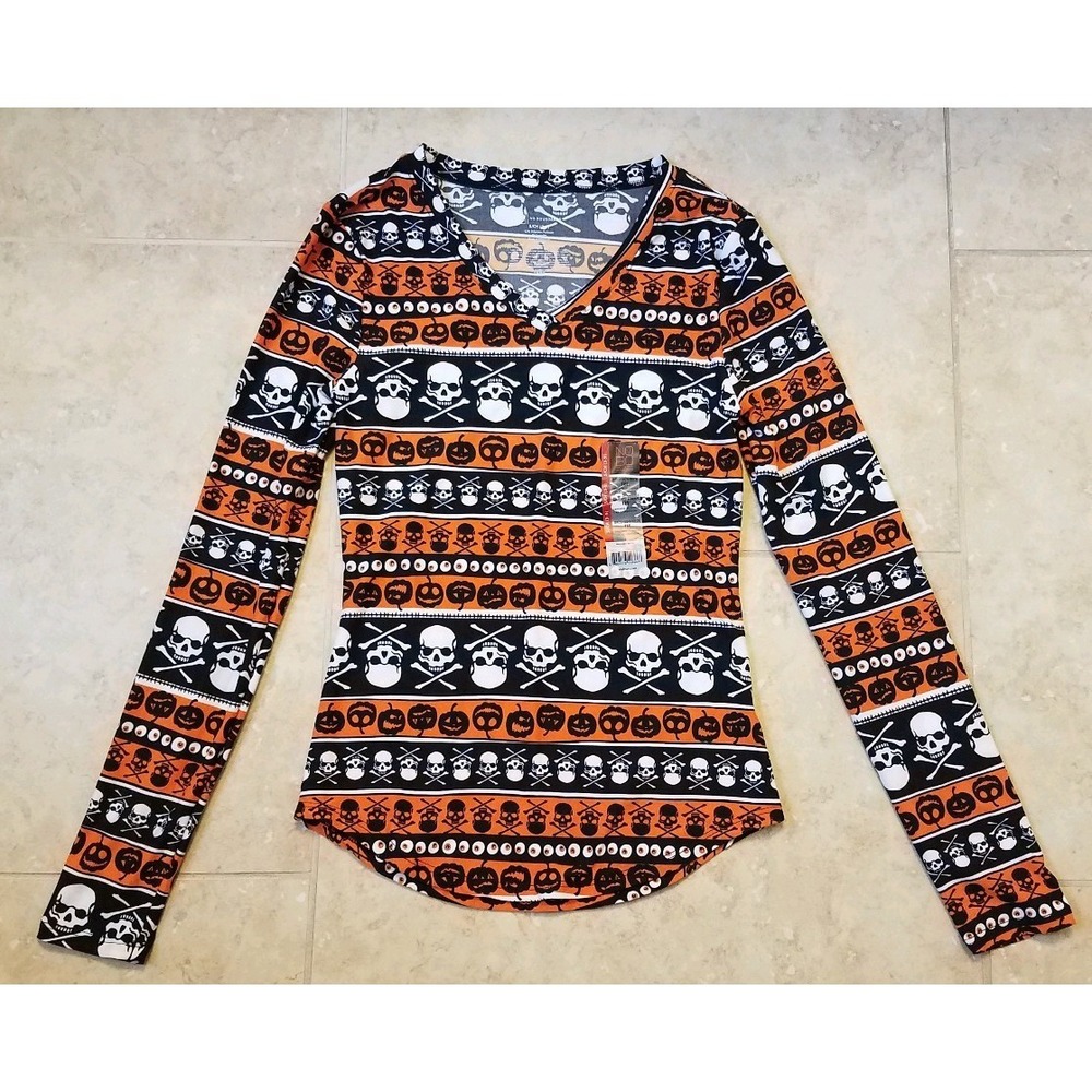 New No Boundaries Ladies Long Sleeve Halloween V Neck Shirt sz Juniors S(3-5)